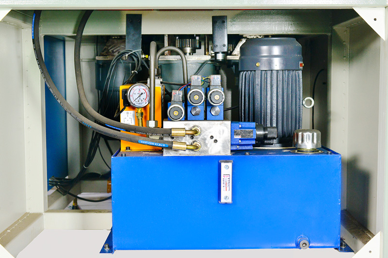 Tổng kho máy nhôm kính số 1 Việt Nam